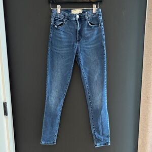 Levi's High Rise Blue Jeans for Women